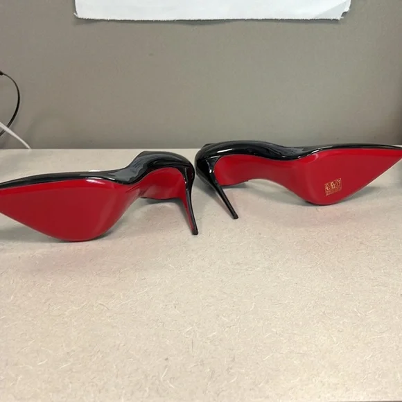 Christian Louboutin Iriza Open-Side Red Sole Pump. Women’s 12. Never worn. - Picture 8 of 9